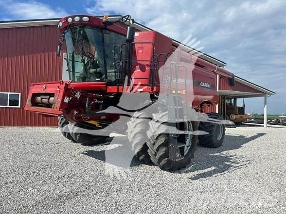 Case IH 8120 Зерноуборочные комбайны
