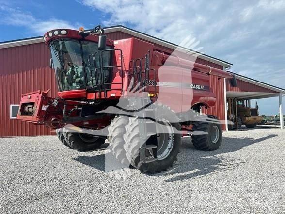 Case IH 8120 Зерноуборочные комбайны