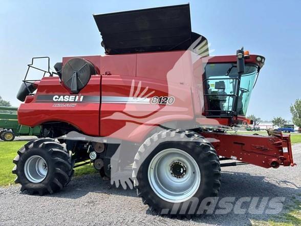 Case IH 8120 Зерноуборочные комбайны