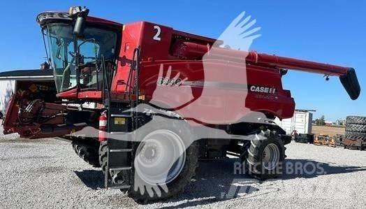 Case IH 8240 Зерноуборочные комбайны