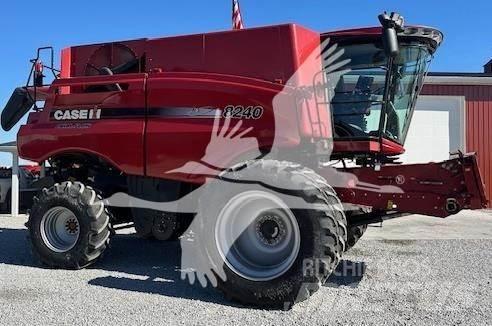 Case IH 8240 Зерноуборочные комбайны