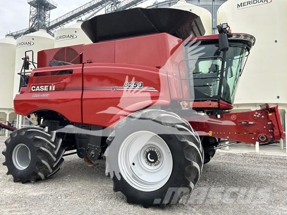 Case IH 8250 Зерноуборочные комбайны