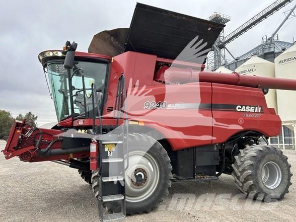 Case IH 9240 Зерноуборочные комбайны