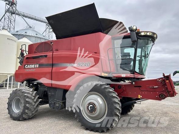 Case IH 9240 Зерноуборочные комбайны