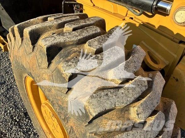 CAT 415F2 Экскаваторы-погрузчики