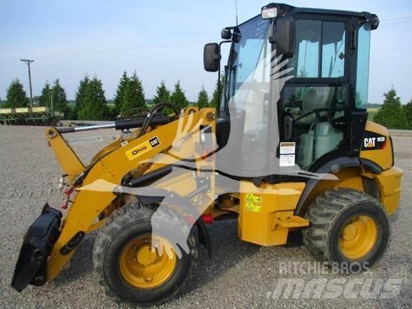 CAT 903D Фронтальные погрузчики