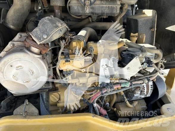 CAT 908M Фронтальные погрузчики