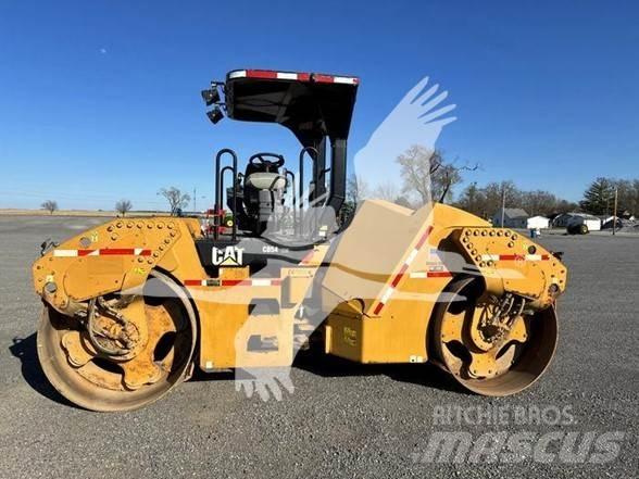 CAT CB54 Грунтовые катки