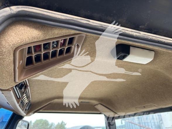 CAT CH65 Трактора