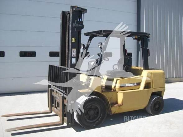 CAT DP40KL Дизельные погрузчики