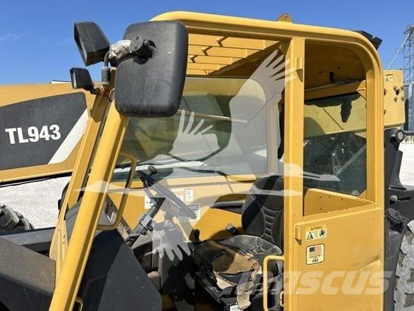 CAT TL943 Телескопические погрузчики