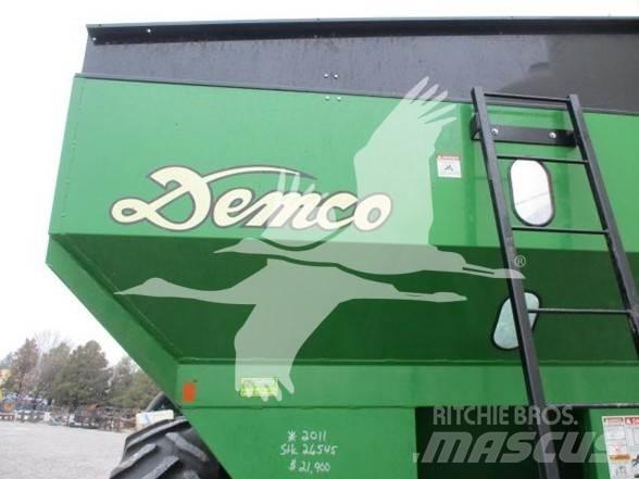 Demco 750 Прицепы перегрузчики зерна