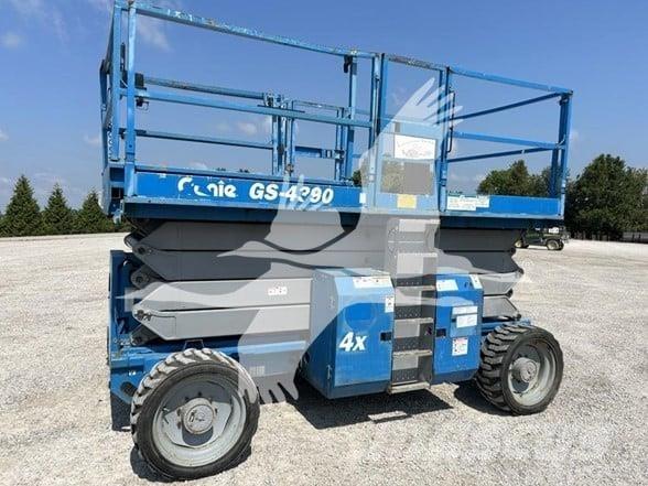 Genie GS4390RT Ножничные подъемники