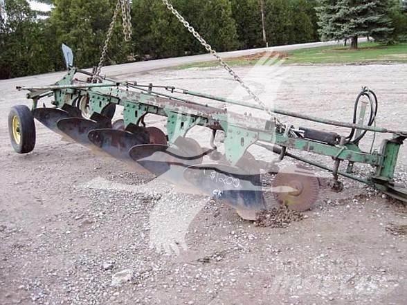 John Deere 514 Оборотные плуги