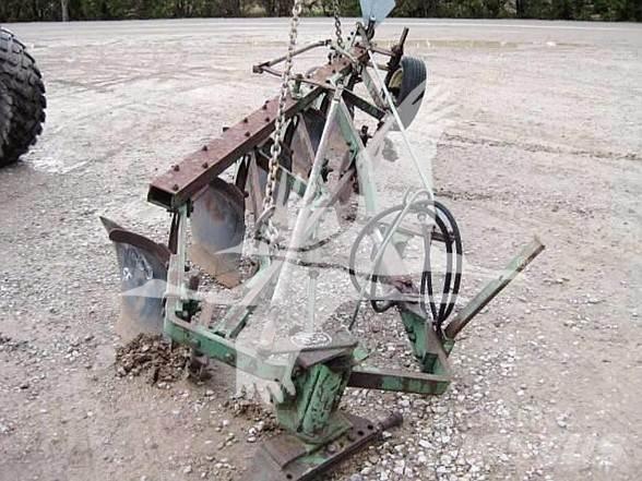 John Deere 514 Оборотные плуги