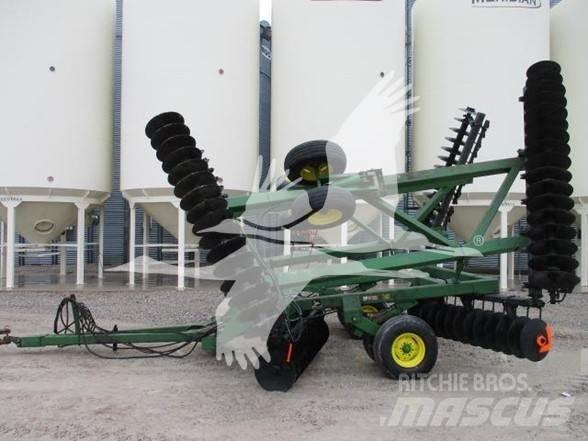 John Deere 630 Дисковые бороны