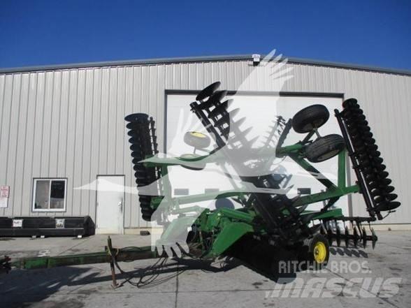John Deere 630 Дисковые бороны