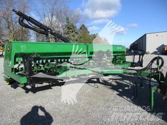 John Deere 750 Сеялки