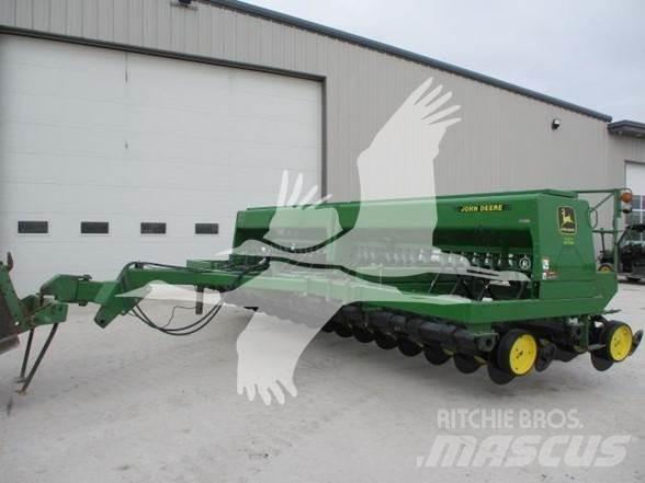 John Deere 750 Сеялки