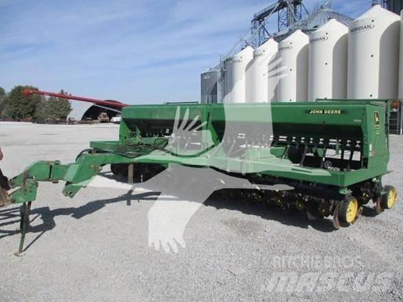 John Deere 750 Сеялки