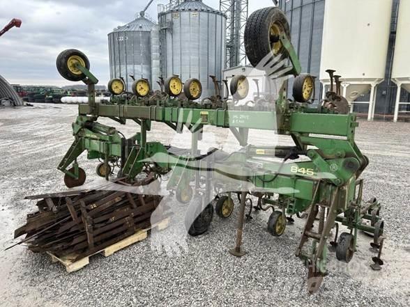 John Deere 845 Гребнеобразователи