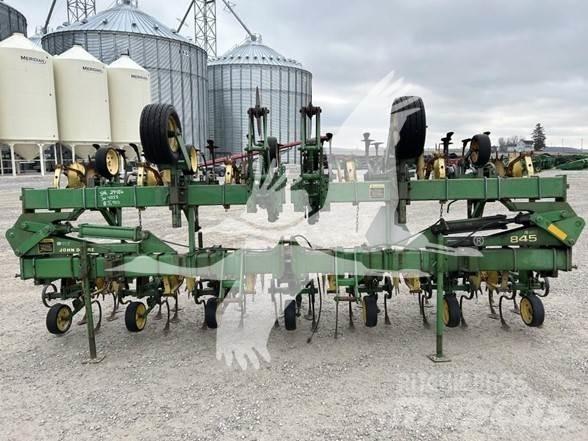 John Deere 845 Гребнеобразователи