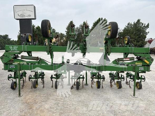 John Deere 845 Гребнеобразователи