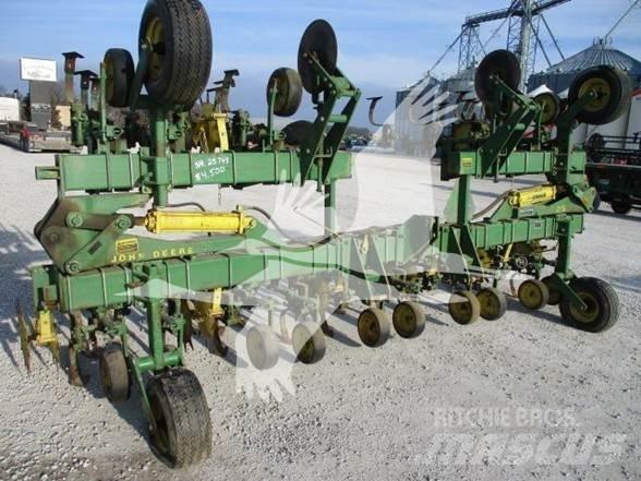 John Deere 85 Гребнеобразователи