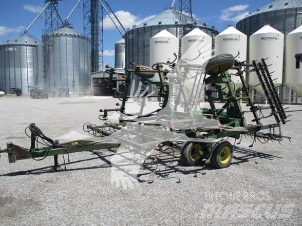 John Deere 960 Культиваторы сплошные