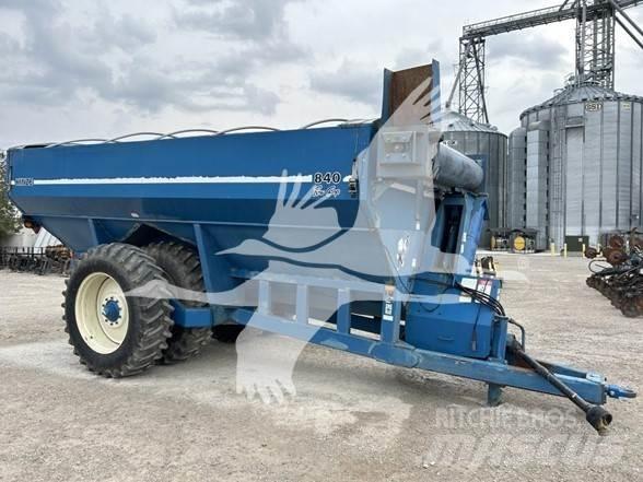 Kinze 840 Прицепы перегрузчики зерна