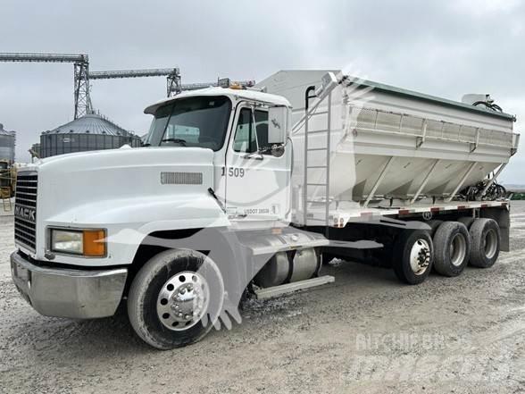 Mack CH613 Строительная техника - Другие