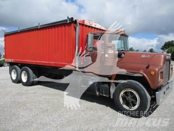 Mack R686ST Строительная техника - Другие