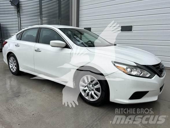Nissan ALTIMA Легковые автомобили