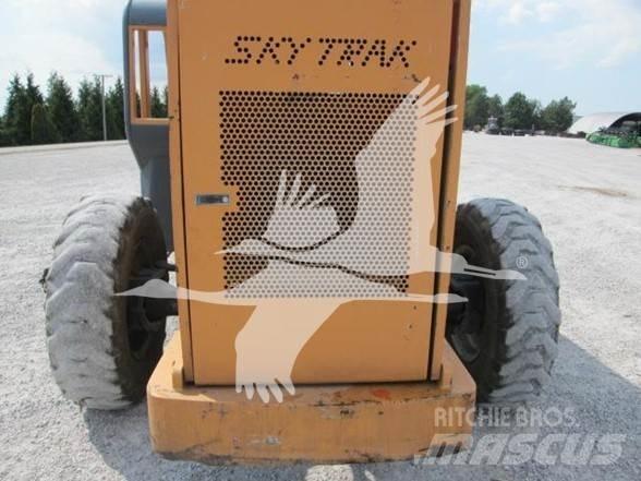 SkyTrak 8042 Телескопические погрузчики