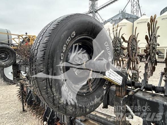 YETTER 3530 Прочее почвообрабатывающее оборудование