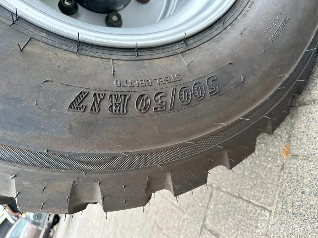 Hyundai 55W-9A Колёсные экскаваторы