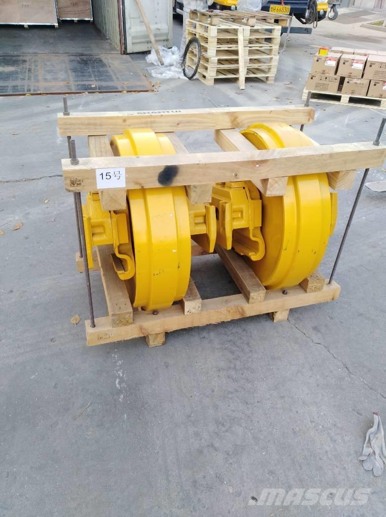 Komatsu D85E-18 Гусеницы и цепи