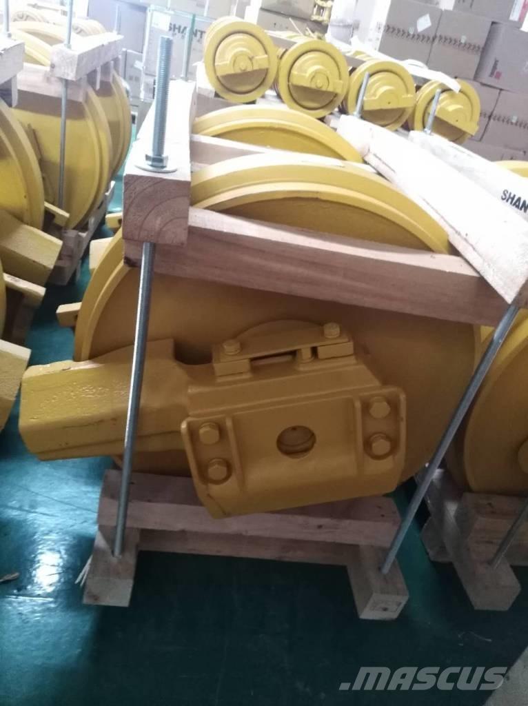Komatsu D85E-18 Гусеницы и цепи