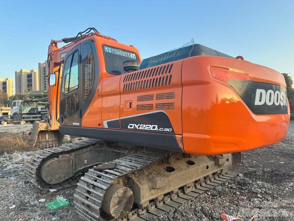 Doosan DX220LC-9 Гусеничные экскаваторы