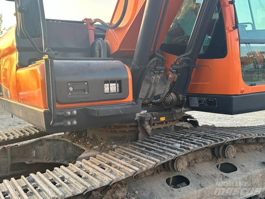 Doosan DX220LC-9 Гусеничные экскаваторы