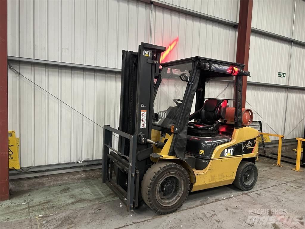 CAT GP35NT Газовые погрузчики