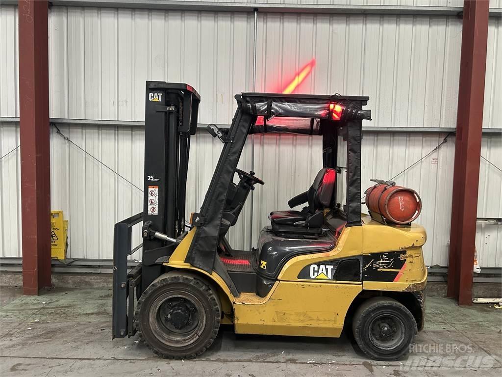 CAT GP35NT Газовые погрузчики