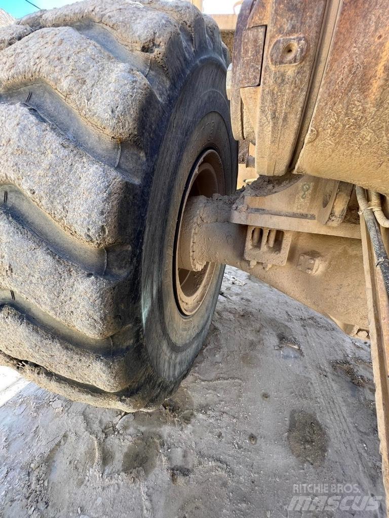 CAT 988 G Фронтальные погрузчики