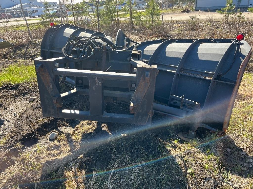 AM Spv 3 Снежные отвалы и плуги