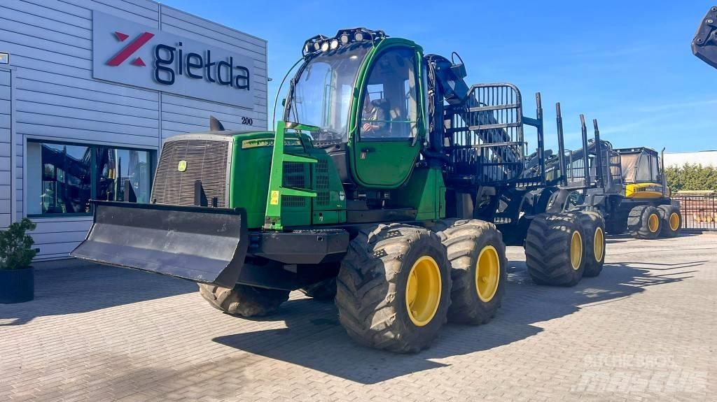 John Deere 1210E Форвардеры