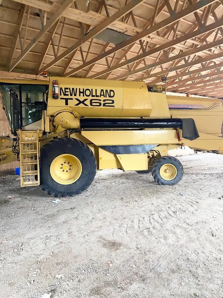 New Holland TX 62 Зерноуборочные комбайны
