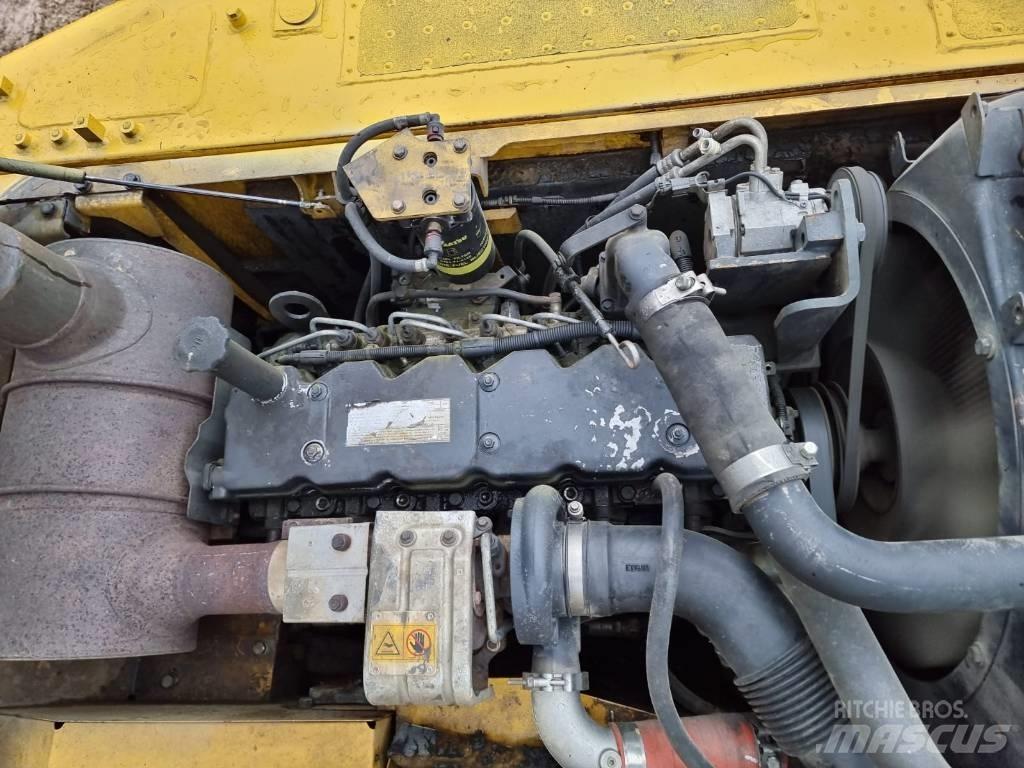 Komatsu PC 210-8 Гусеничные экскаваторы