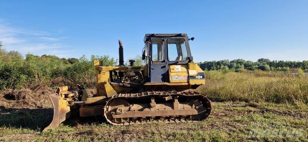 Komatsu D 58 E-1 Гусеничные бульдозеры