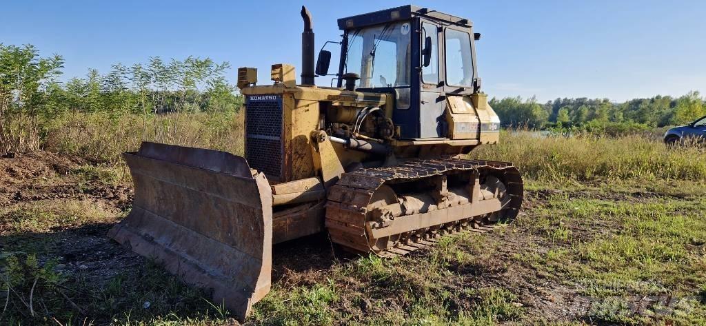 Komatsu D 58 E-1 Гусеничные бульдозеры