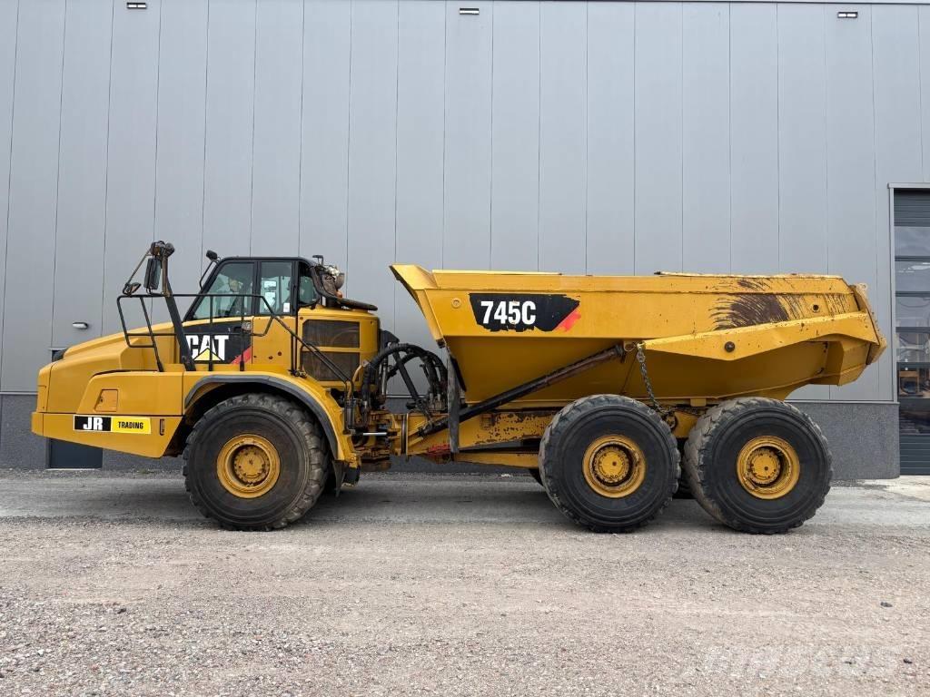 CAT 745 C Шарнирно-сочленённые самосвалы